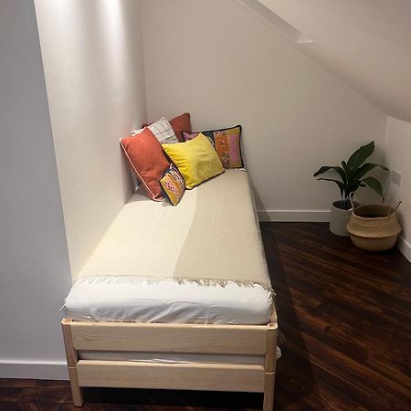 Spacious Battersea Rooms And Apartments Londra Exterior foto