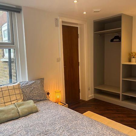 Spacious Battersea Rooms And Apartments Londra Exterior foto