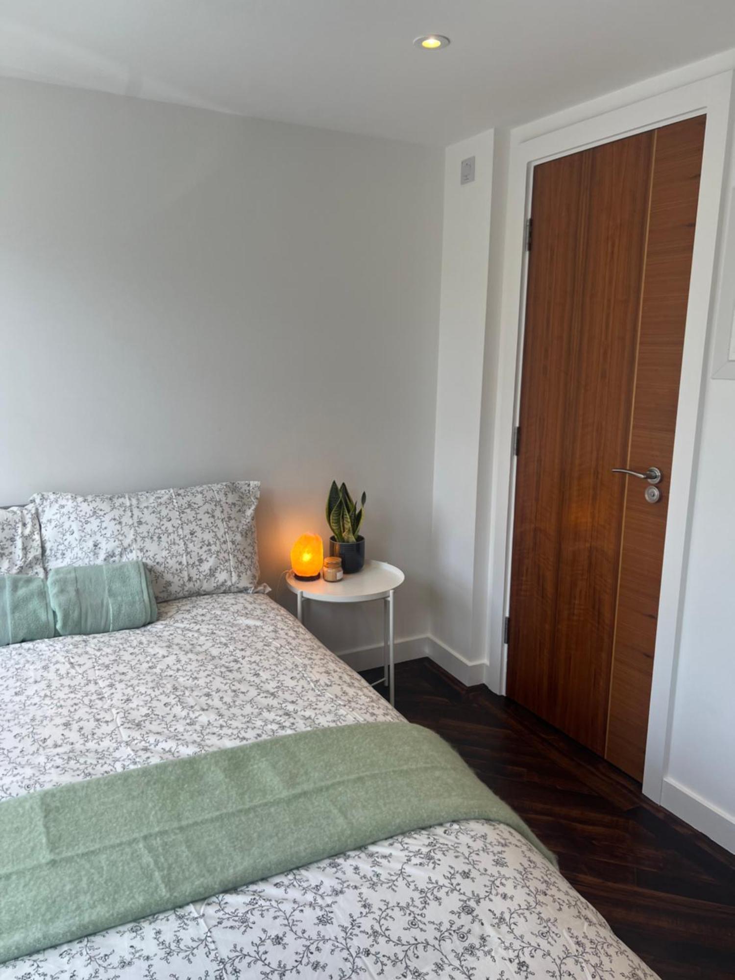 Spacious Battersea Rooms And Apartments Londra Exterior foto