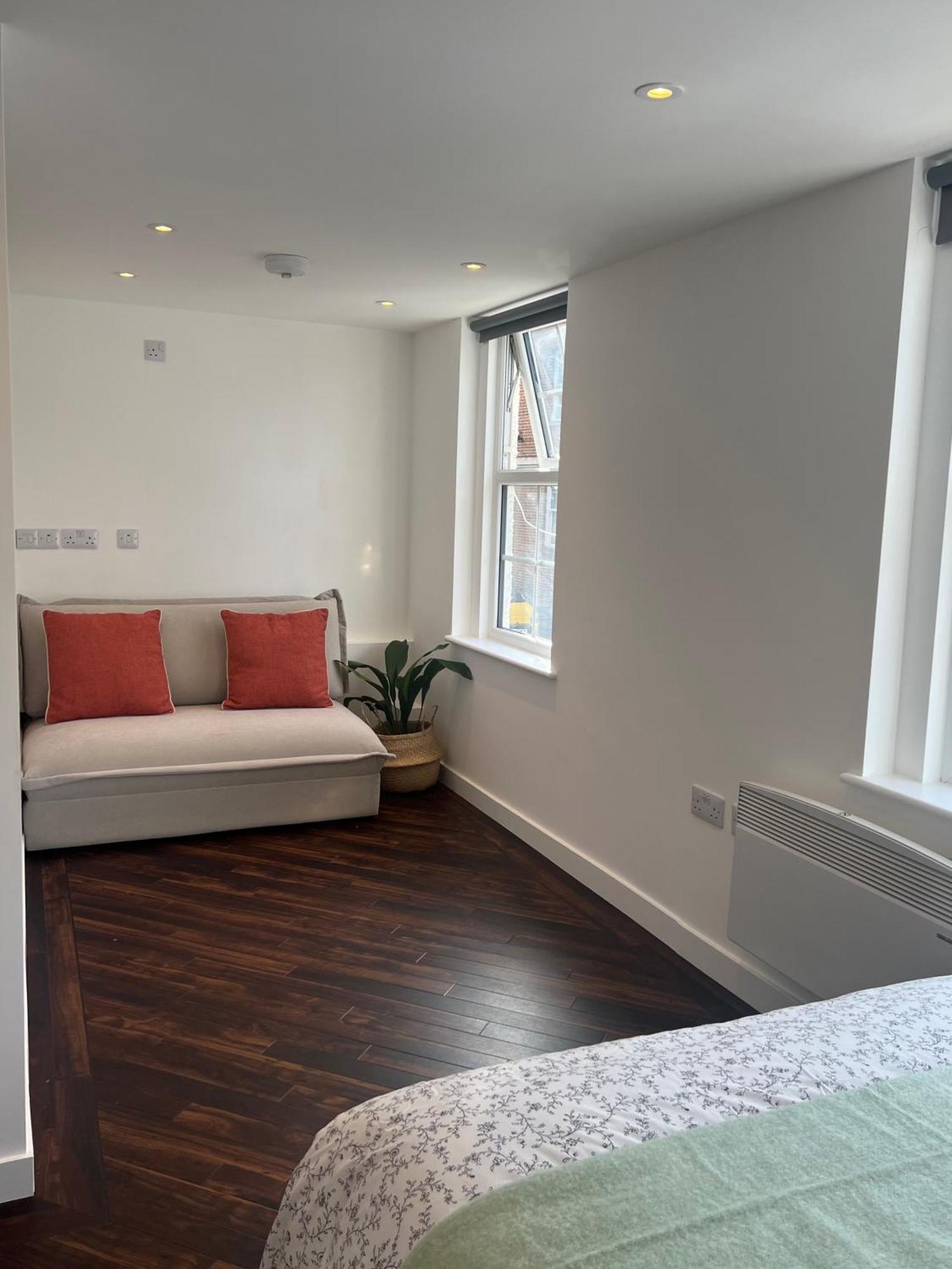 Spacious Battersea Rooms And Apartments Londra Exterior foto
